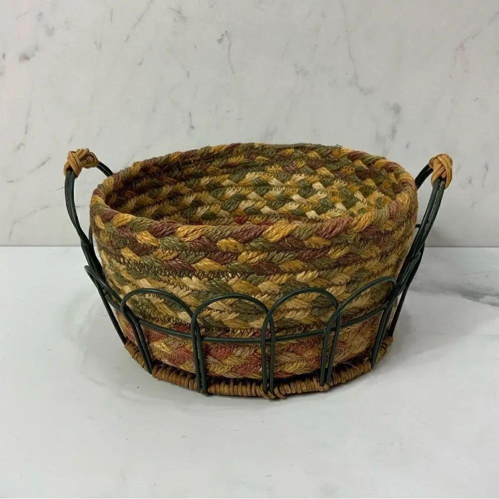 Wire basket with woven insert